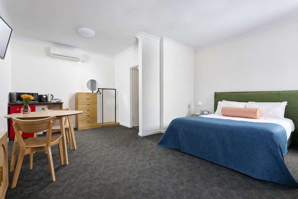 Baileys Parkside Motel by VetroBlu 21/55