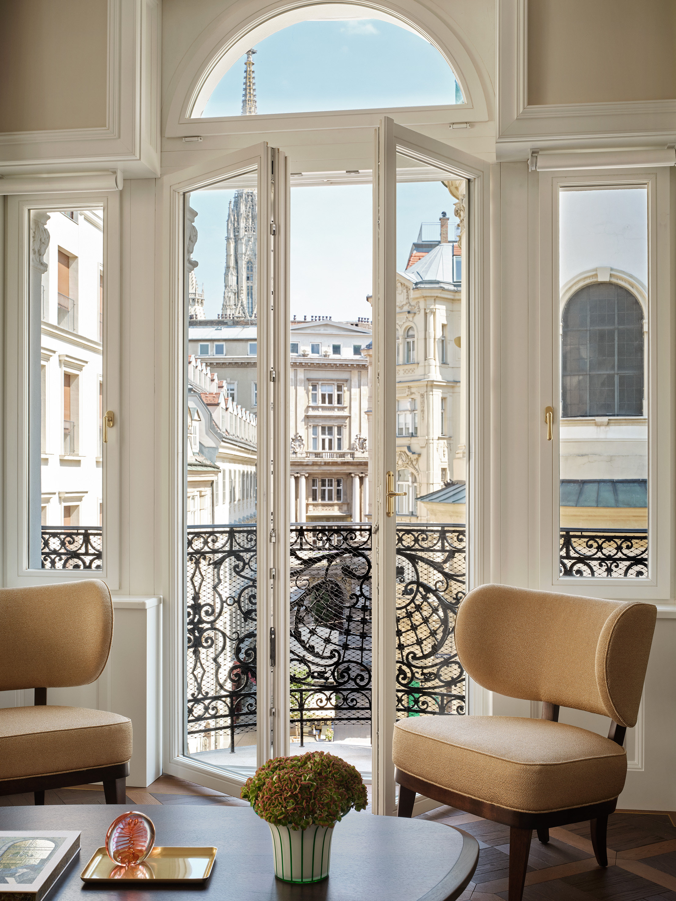 Rosewood Vienna 33/50