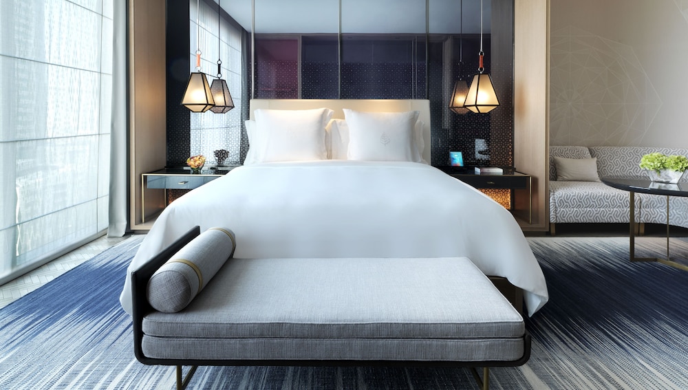 SUPERIOR, KING BED