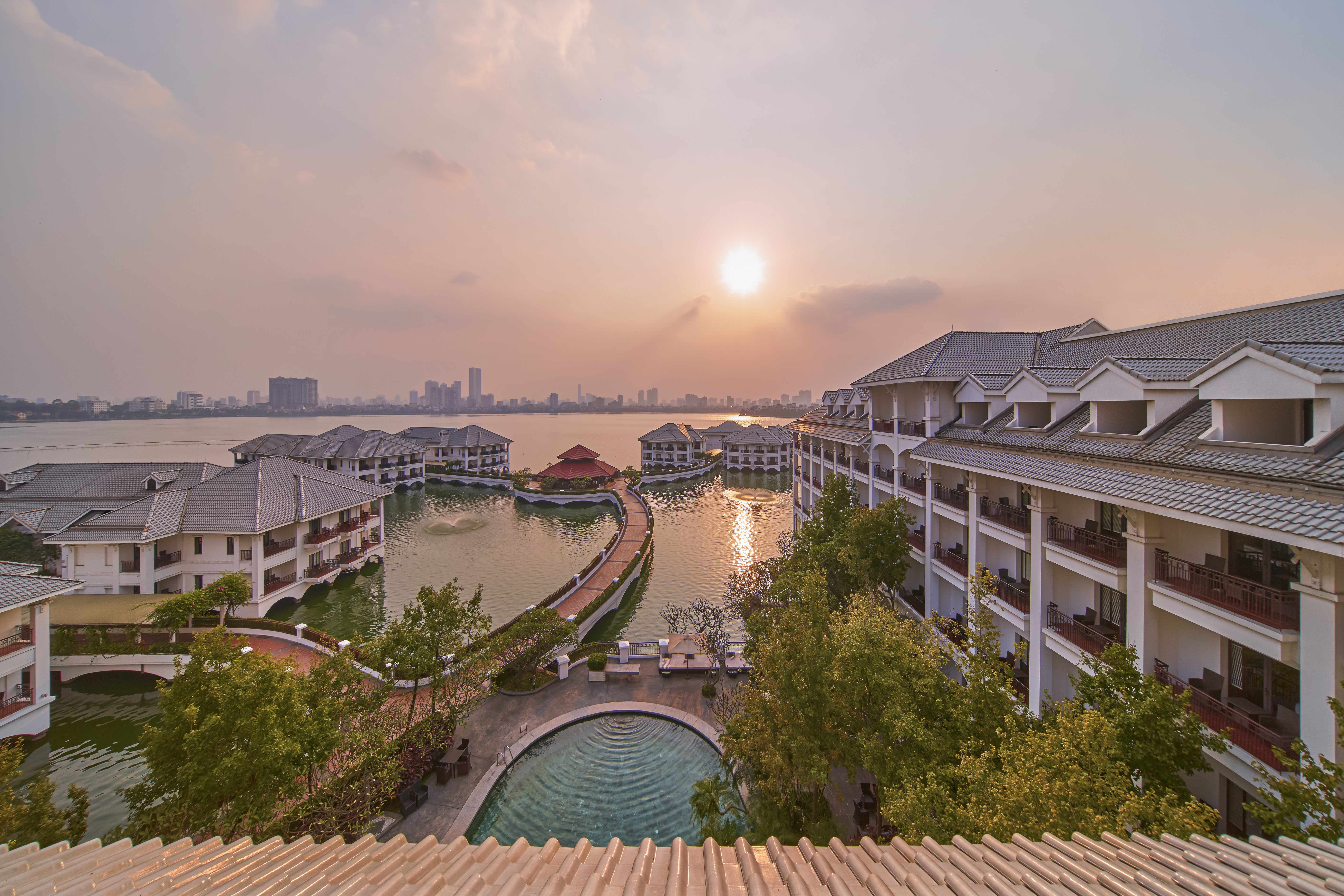 Intercontinental Hanoi Westlake 75/78