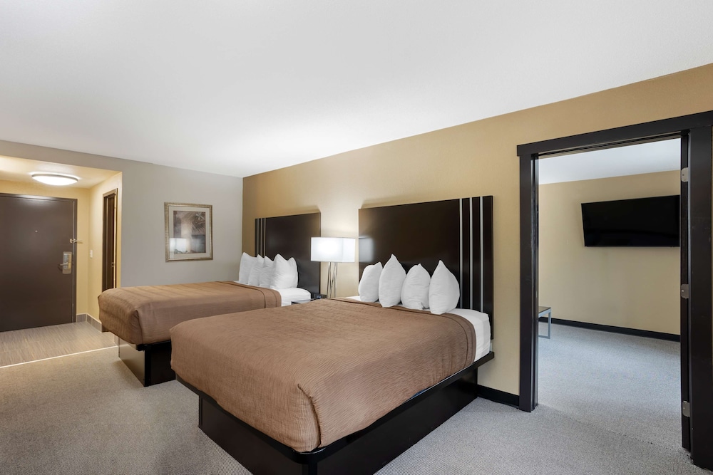 جناح بسريرين كوين مع أريكة، Best Western Plus Reading Inn & Suites 2/6