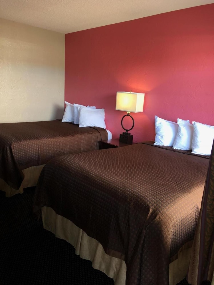 Econo Lodge St. Petersburg Central 25/54