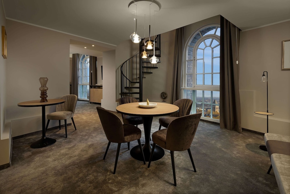 Hotel Wasserturm Cologne Curio Collection By Hilton 52/57