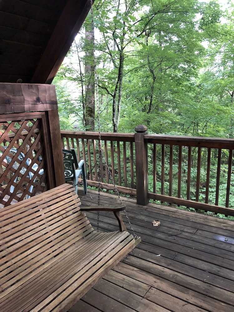 Gatlinburg Adventure Cabins 7/48