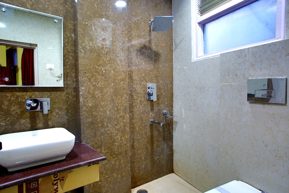 HOTEL RAGHUNATH 24/28