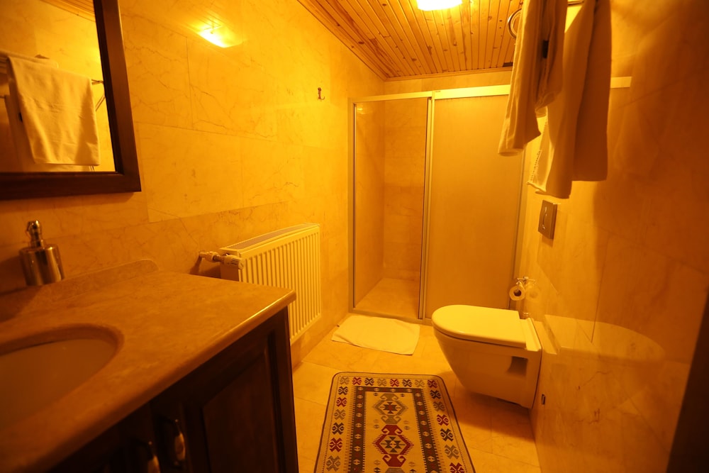 Old Greek House 18/19
