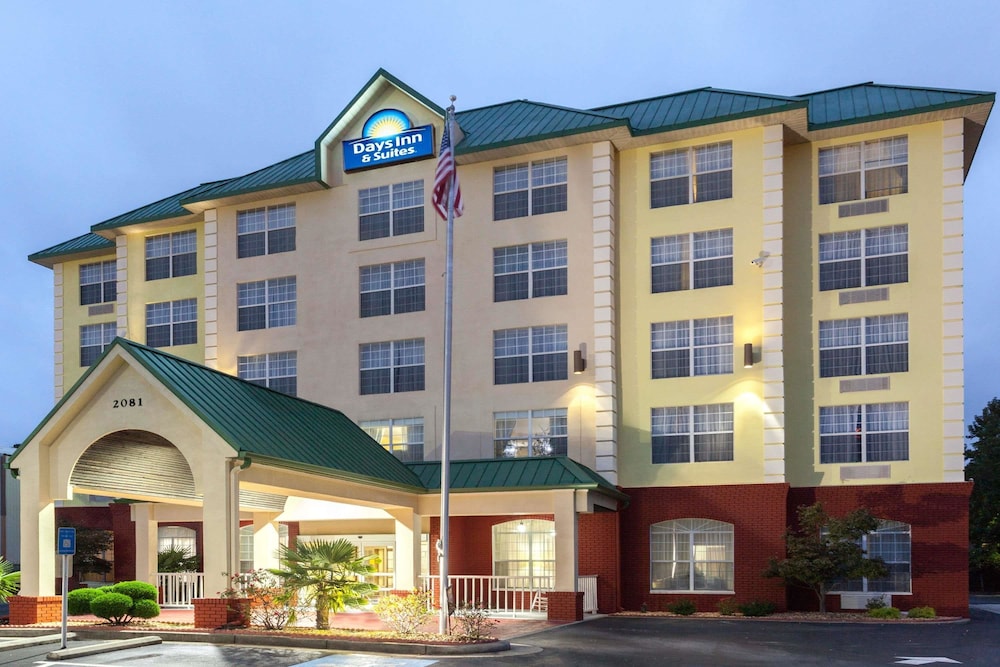 Days Inn & Suites By Wyndham Tucker/Northlake 1/24