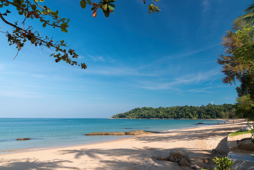 Eden Beach Khao Lak Resort and Spa 135/139