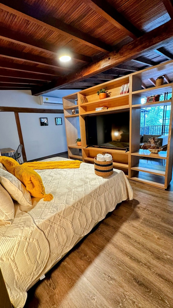 1 BEDROOM, SUPERIOR, STUDIO, SUITE, CITY VIEW, HOT TUB