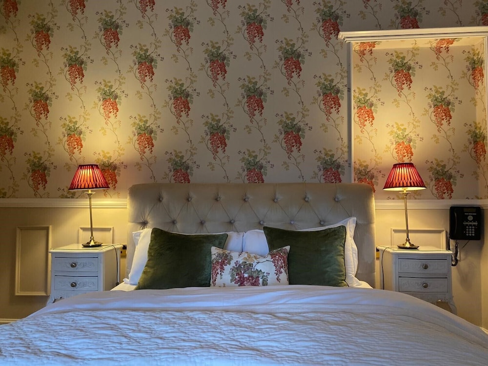 The Alexandra Court Hotel 12/37