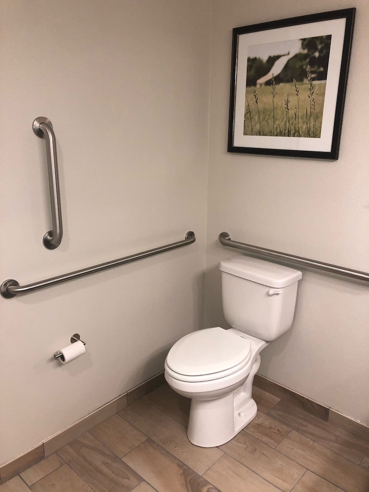 GrandStay Hotel & Suites Rock Valley 30/32
