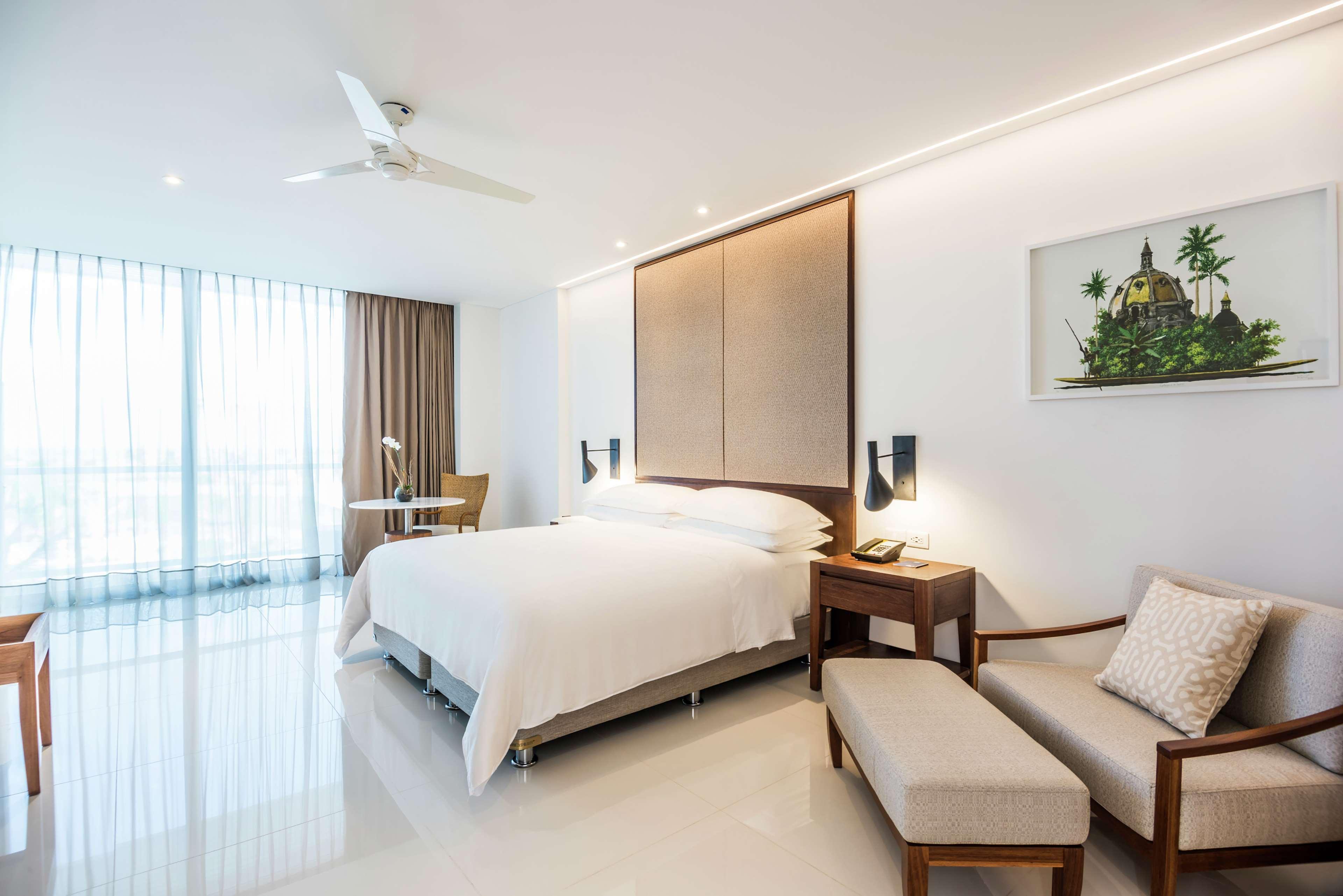 جناح جونيور بسرير كينج بإطلالة على البحر، Dreams Karibana Cartagena Golf & Spa Resort 2/3