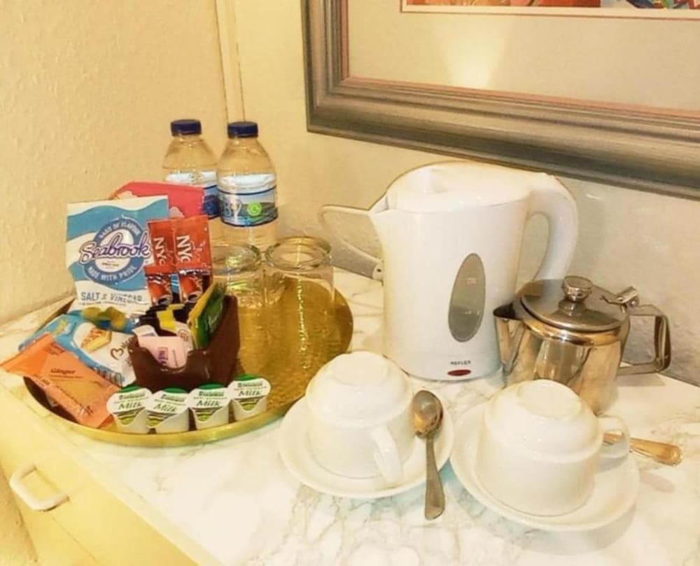 OYO Lily Hotel Blackpool 10/19