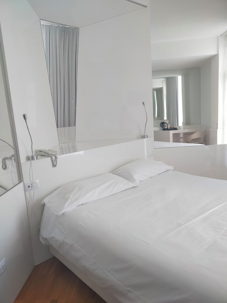 غرفة ديلوكس بسرير كينج، Hotel Excelsior Vasto 6/10