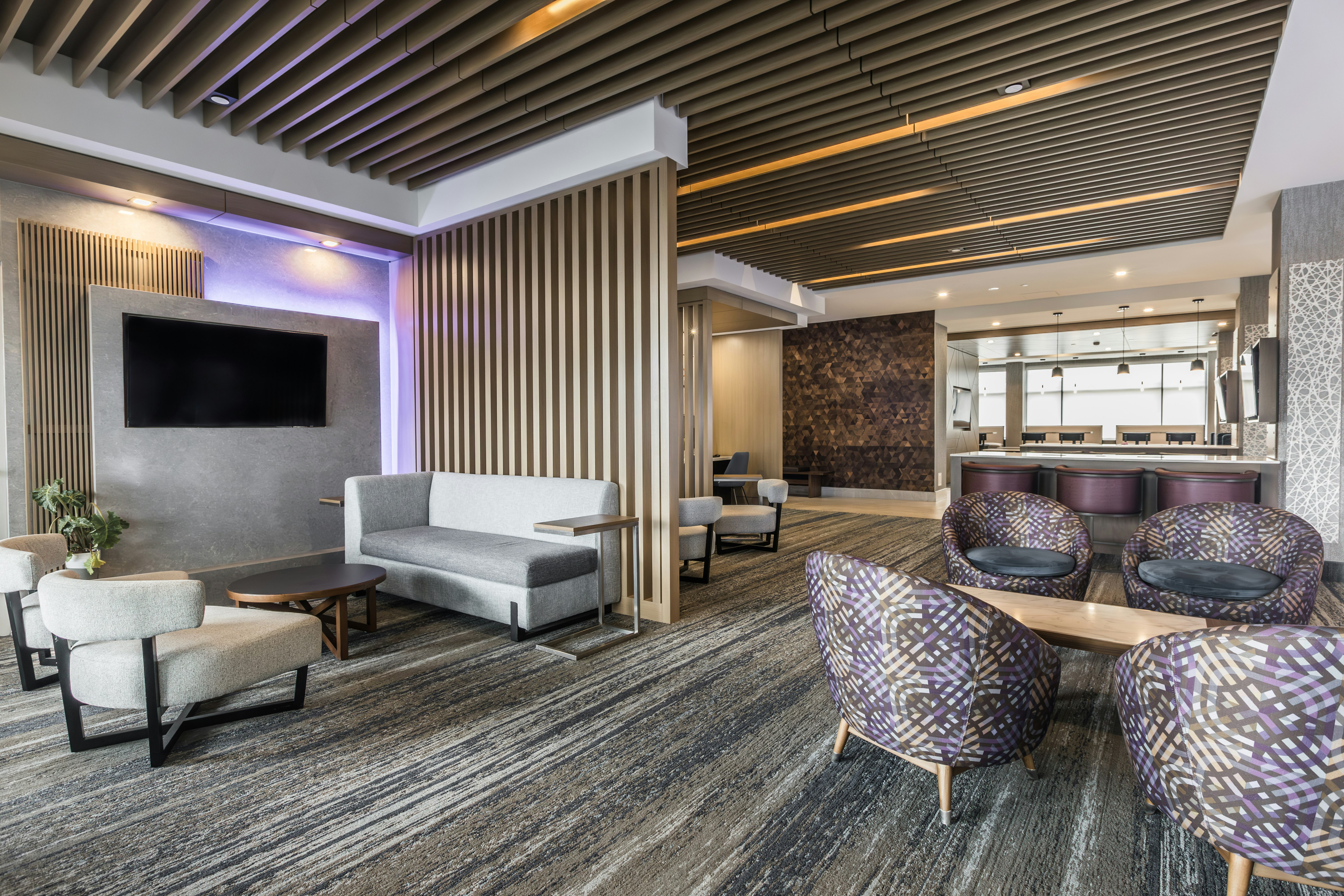 Holiday Inn Express & Suites Toronto Airport South 33/50