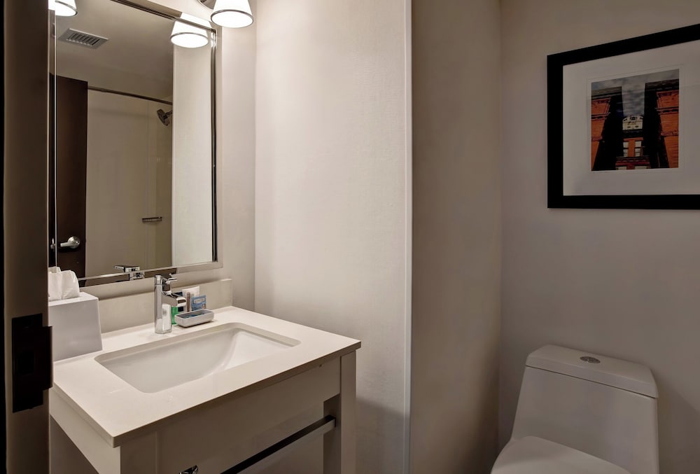 1 Bedroom, Suite, King Bed