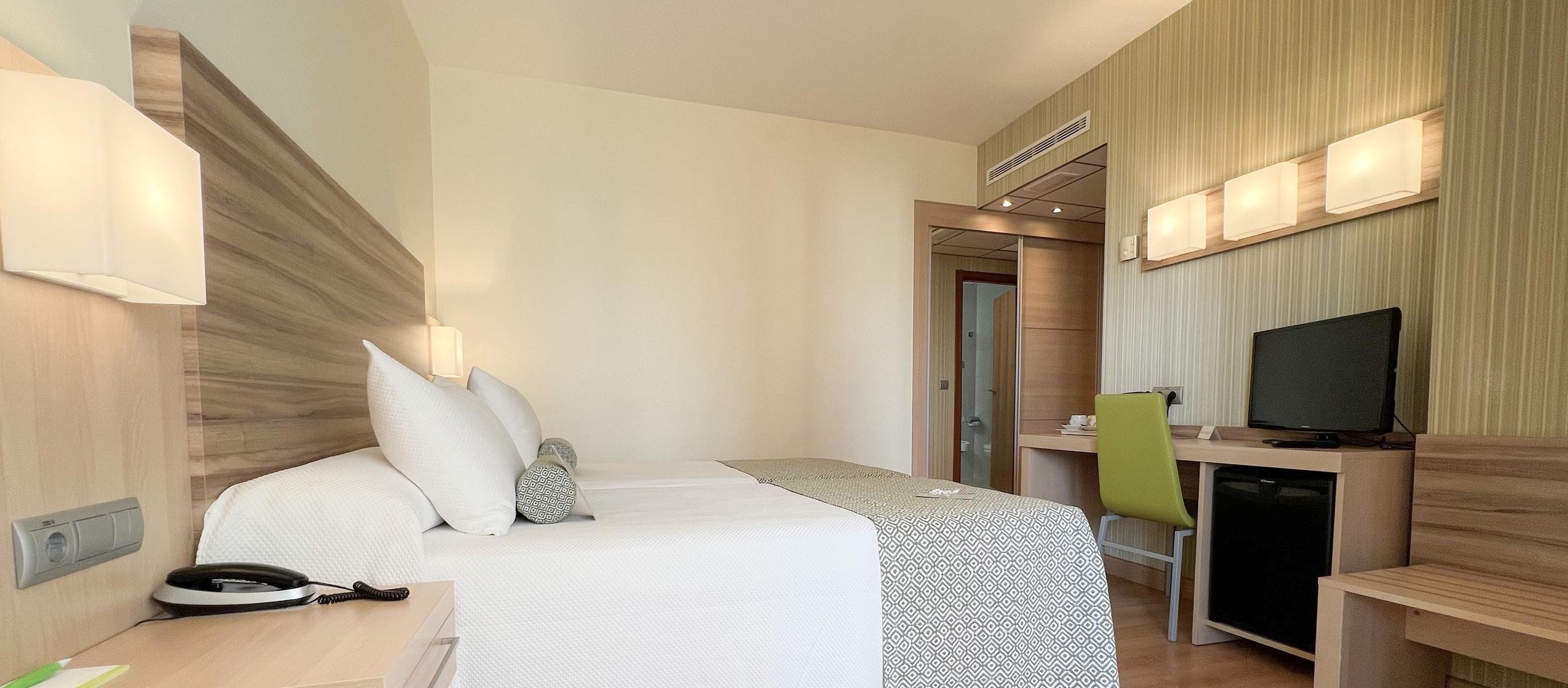 Standard, Double Bed, Balcony or Terrace