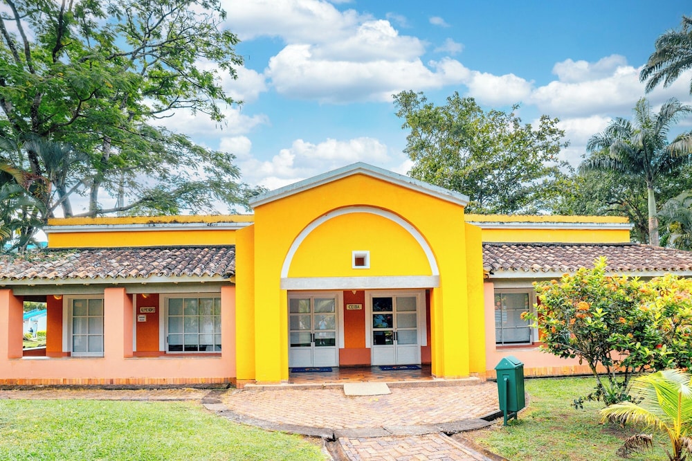 hotel las palmeras 3/50