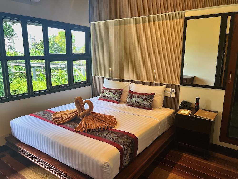 Garden, Family, Cottage, Double and Twin Beds