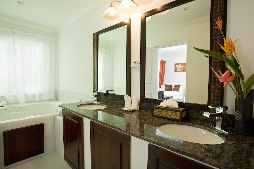 Calabash Cove Resort And Spa - Adults Only 26/38