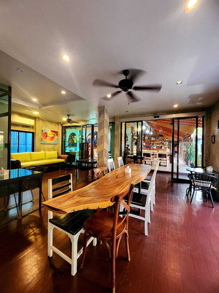 Cocoville Phuket 65/75