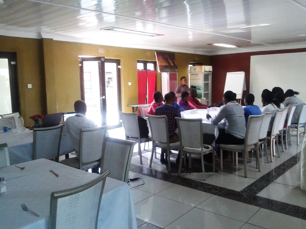 Gumare Executive Lodge 27/47