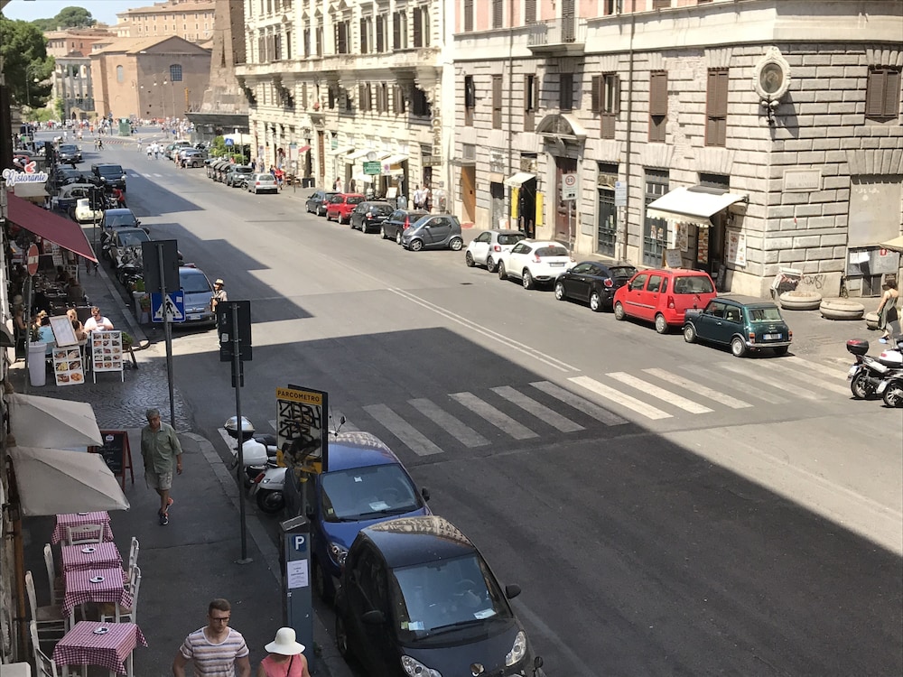 Residenza Roma Imperiale 42/50