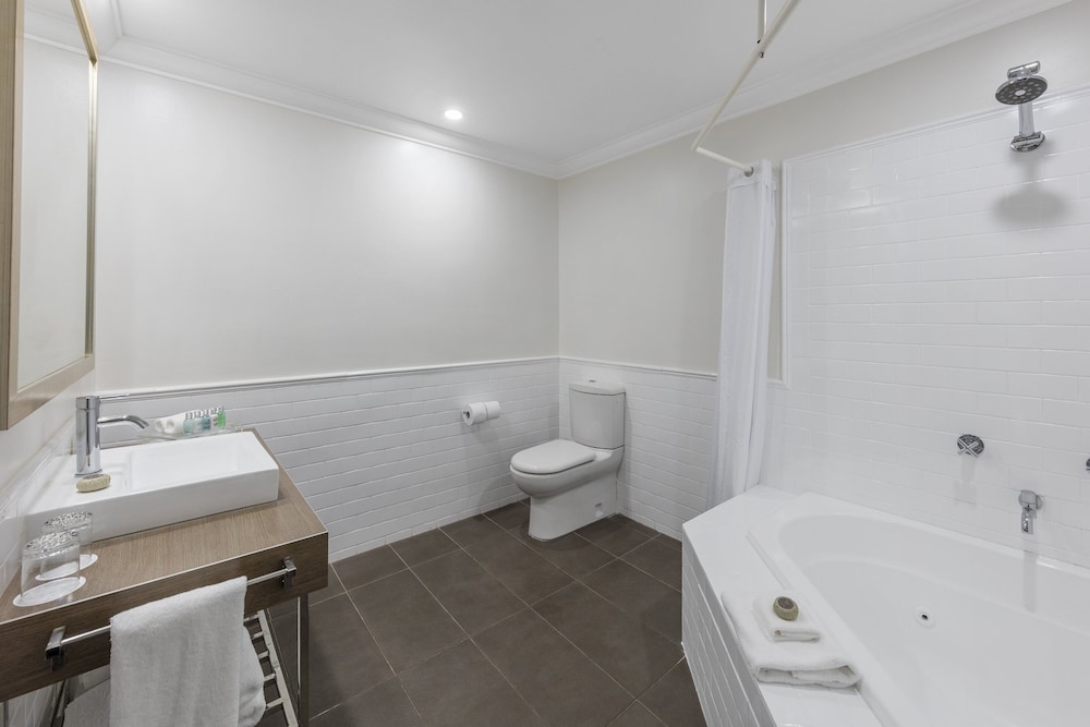 Crowne Plaza Terrigal 17/75