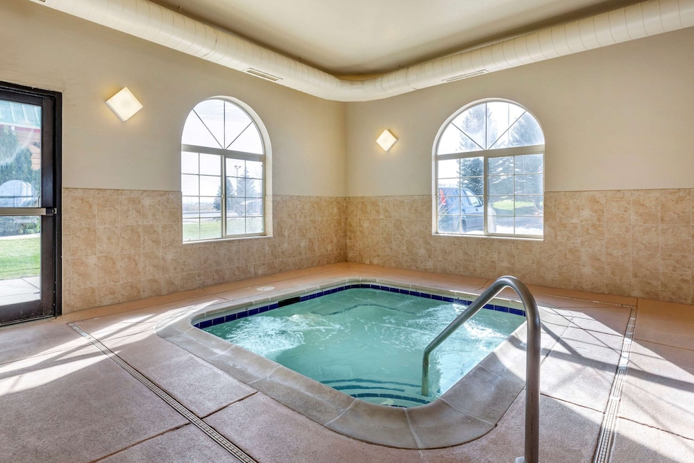 Comfort Inn Evansville - Casper, WY 18/36