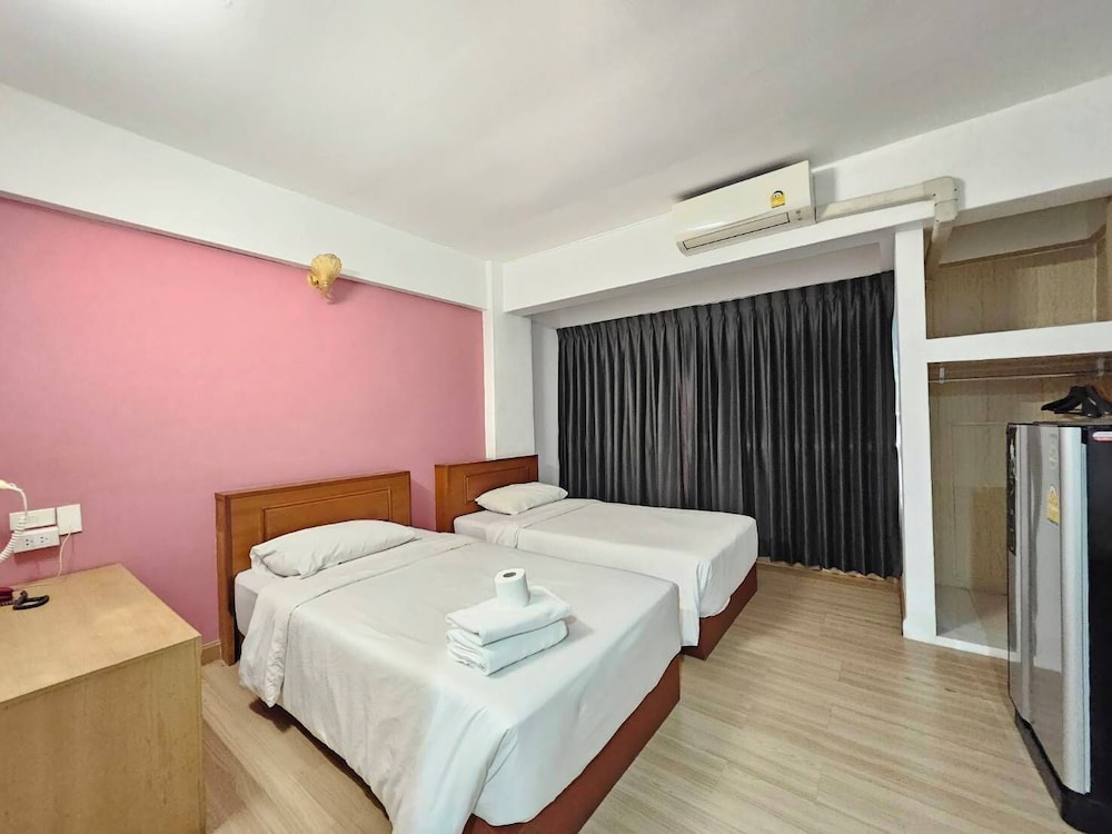 OYO 299 Crown BTS Nana Hotel 18/43