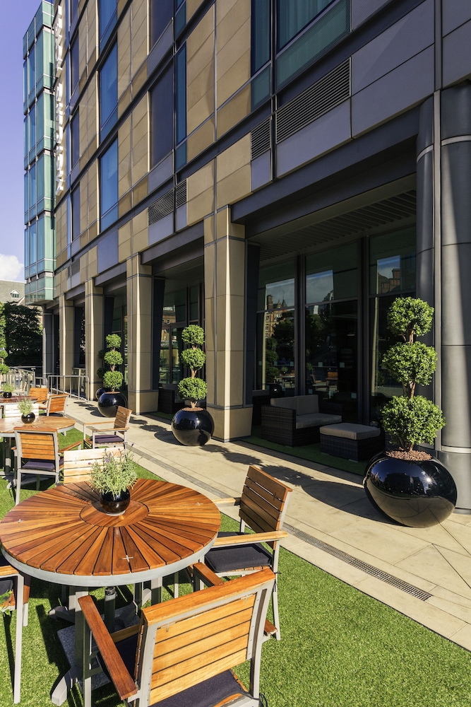 Mercure Sheffield St Paul's Hotel & Spa 74/77
