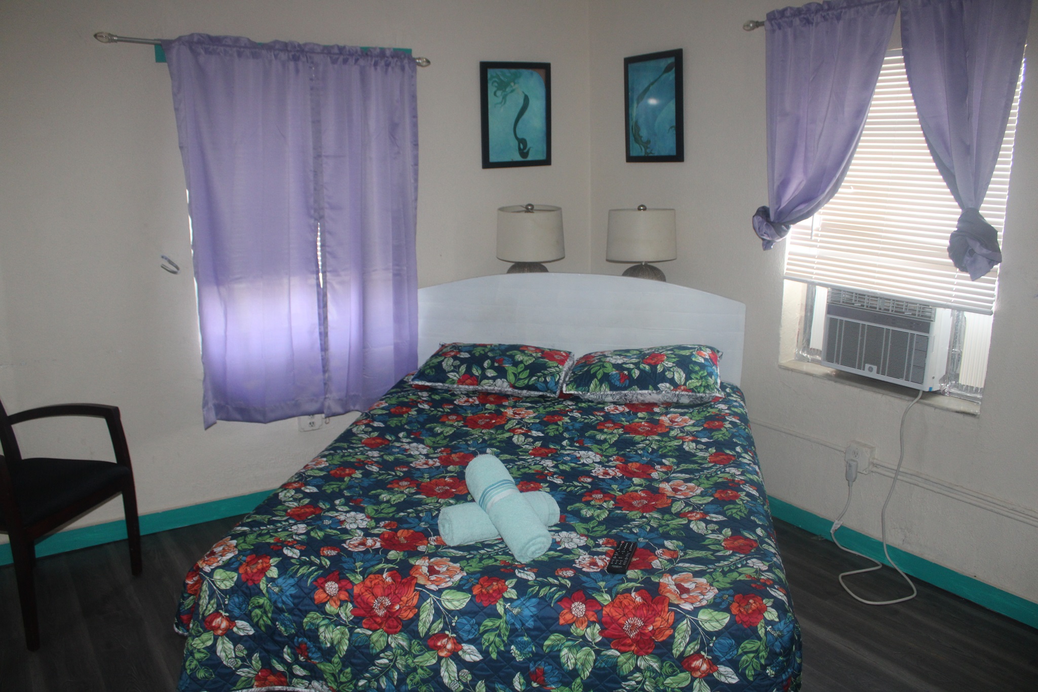 Private, Queen Bed