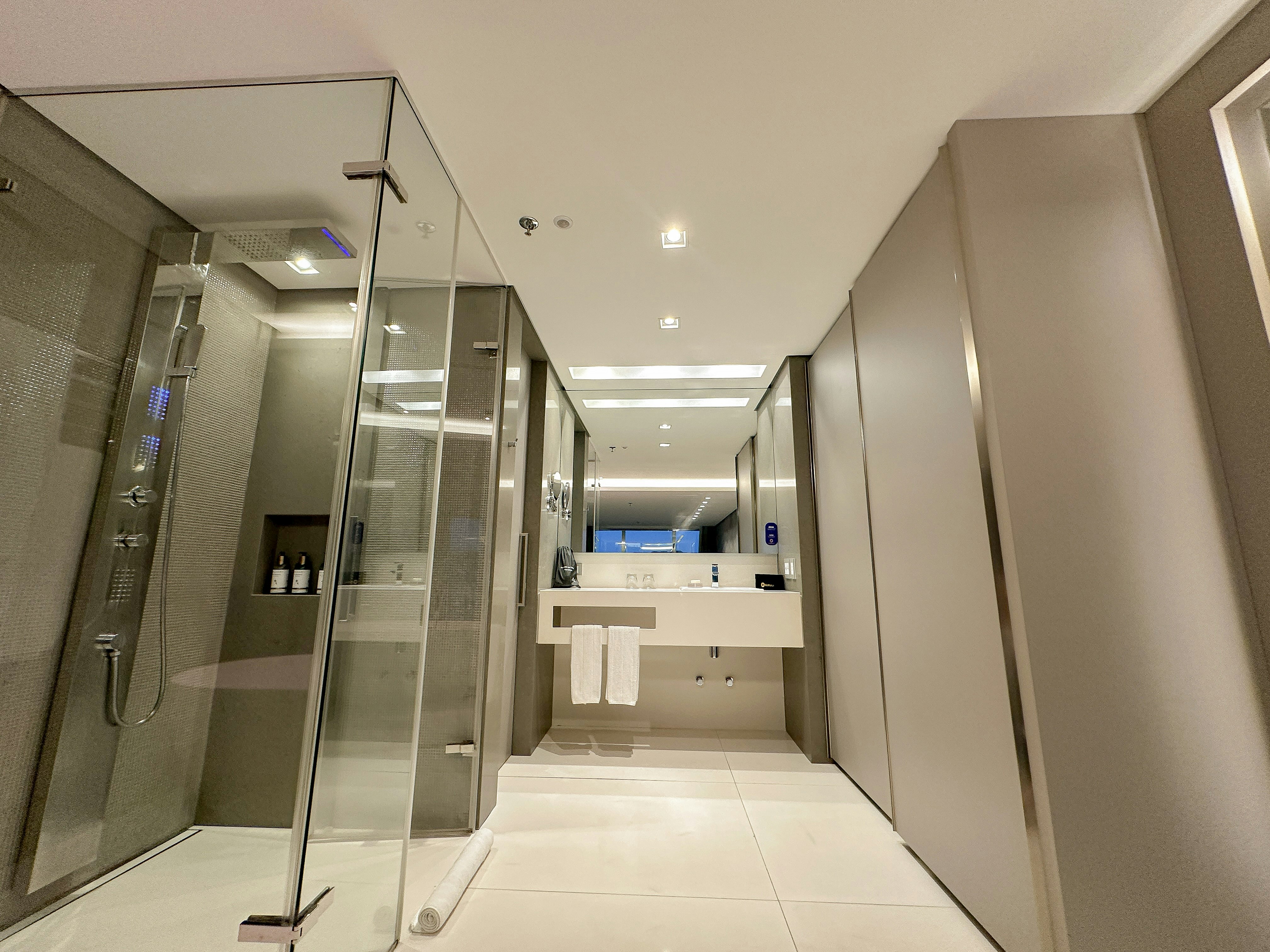 Suryaa Hotel Pinhais, Curio Collection by Hilton 8/50
