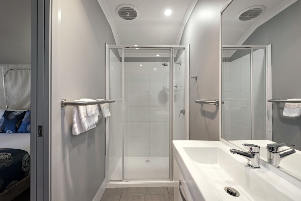Safari, Deluxe, Tent, Queen Bed، Discovery Parks Dubbo 2/2