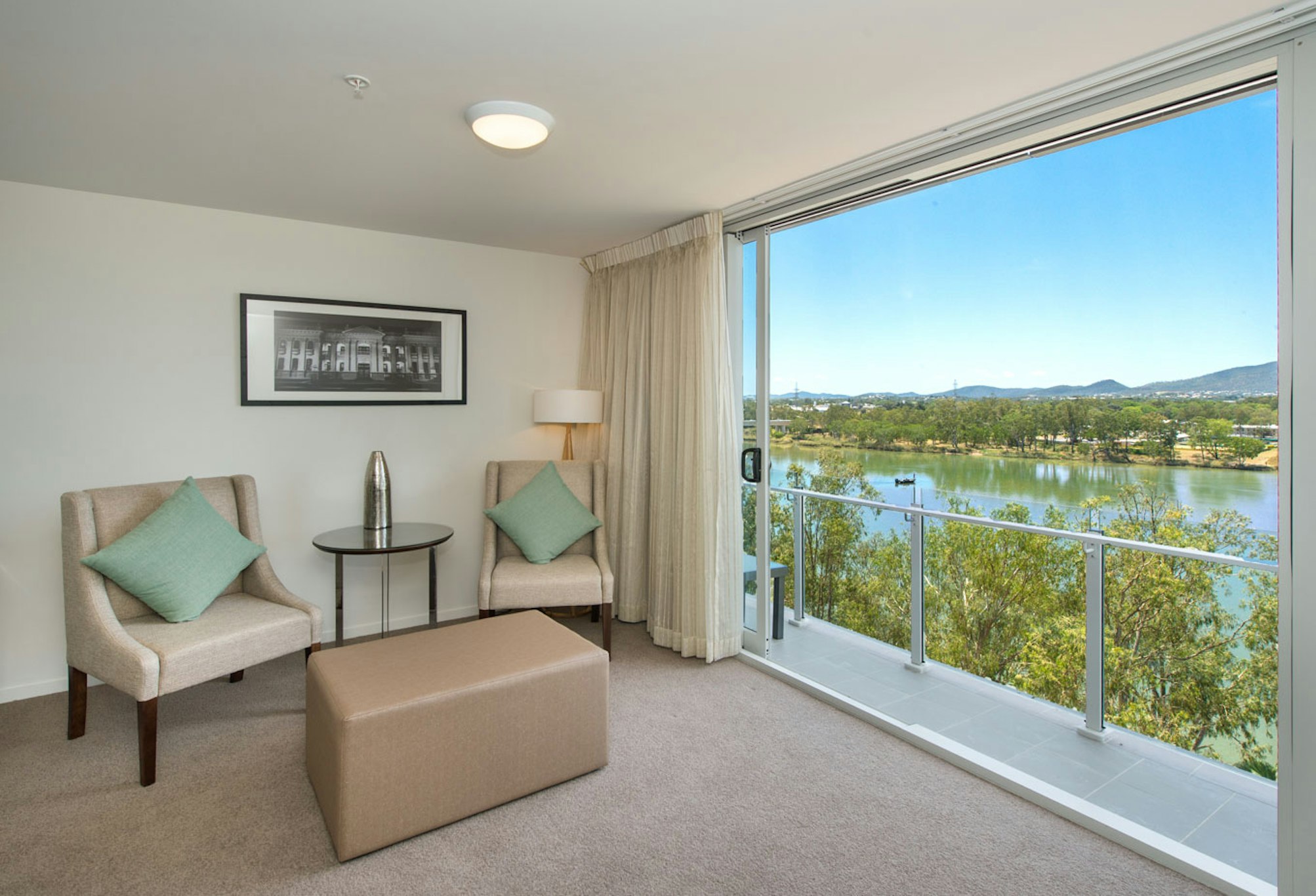 Empire Apartment Hotel 28/56