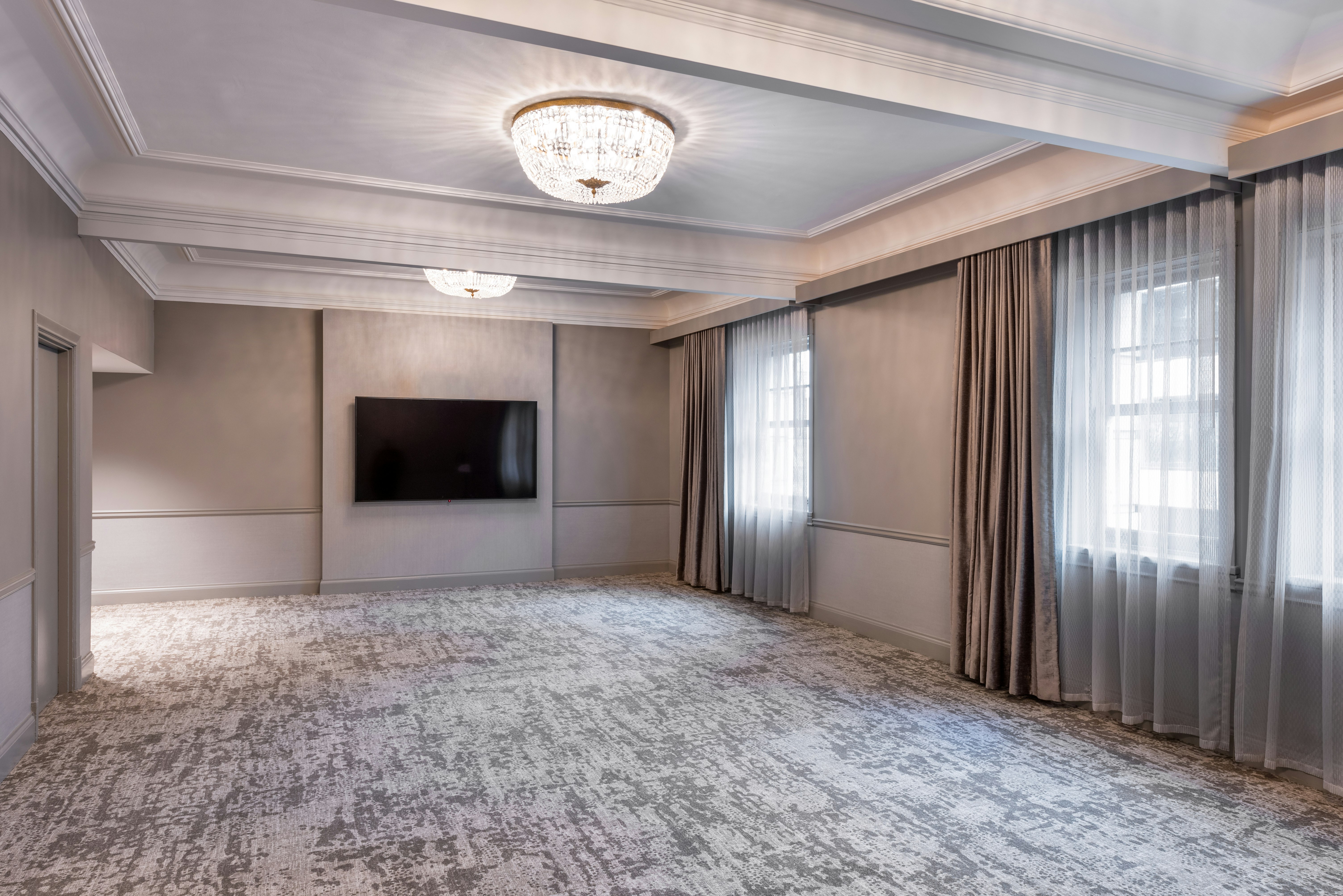 The Benson Portland, Curio Collection by Hilton 68/72