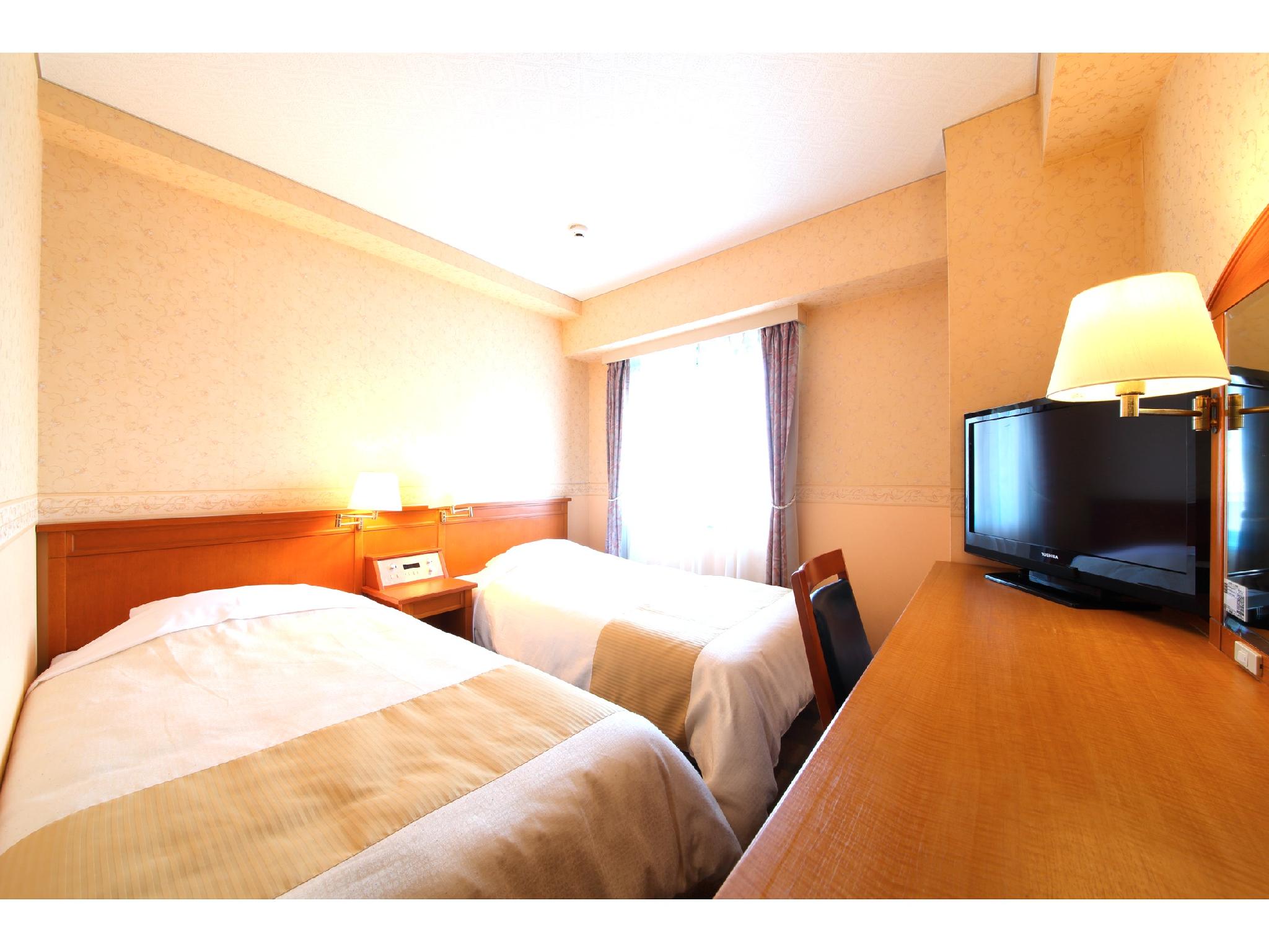 Standard, Twin Beds, Ocean View, Night View