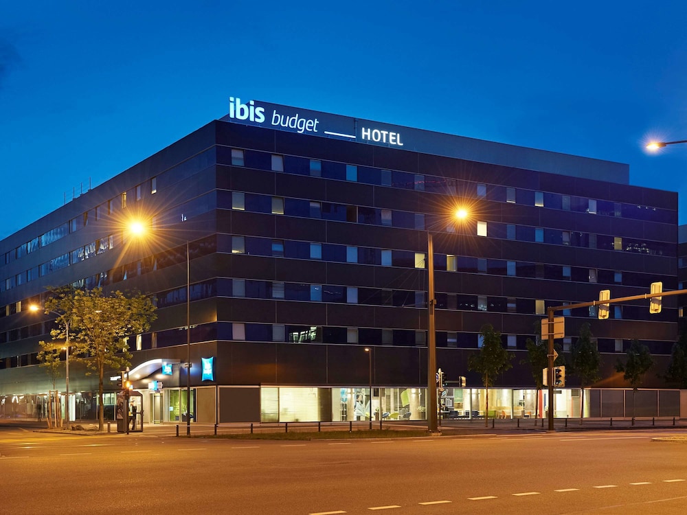 Ibis Budget Zurich City West in ZURICH