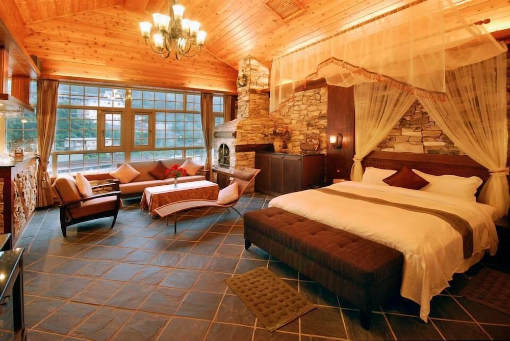 Ming Lu Holiday Hotel 18/50