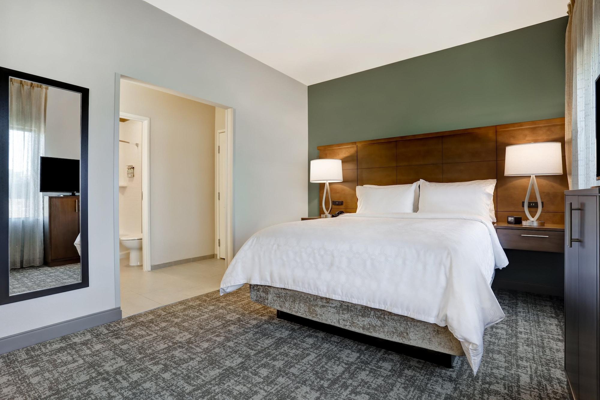 1 Bedroom, Suite, Kitchen