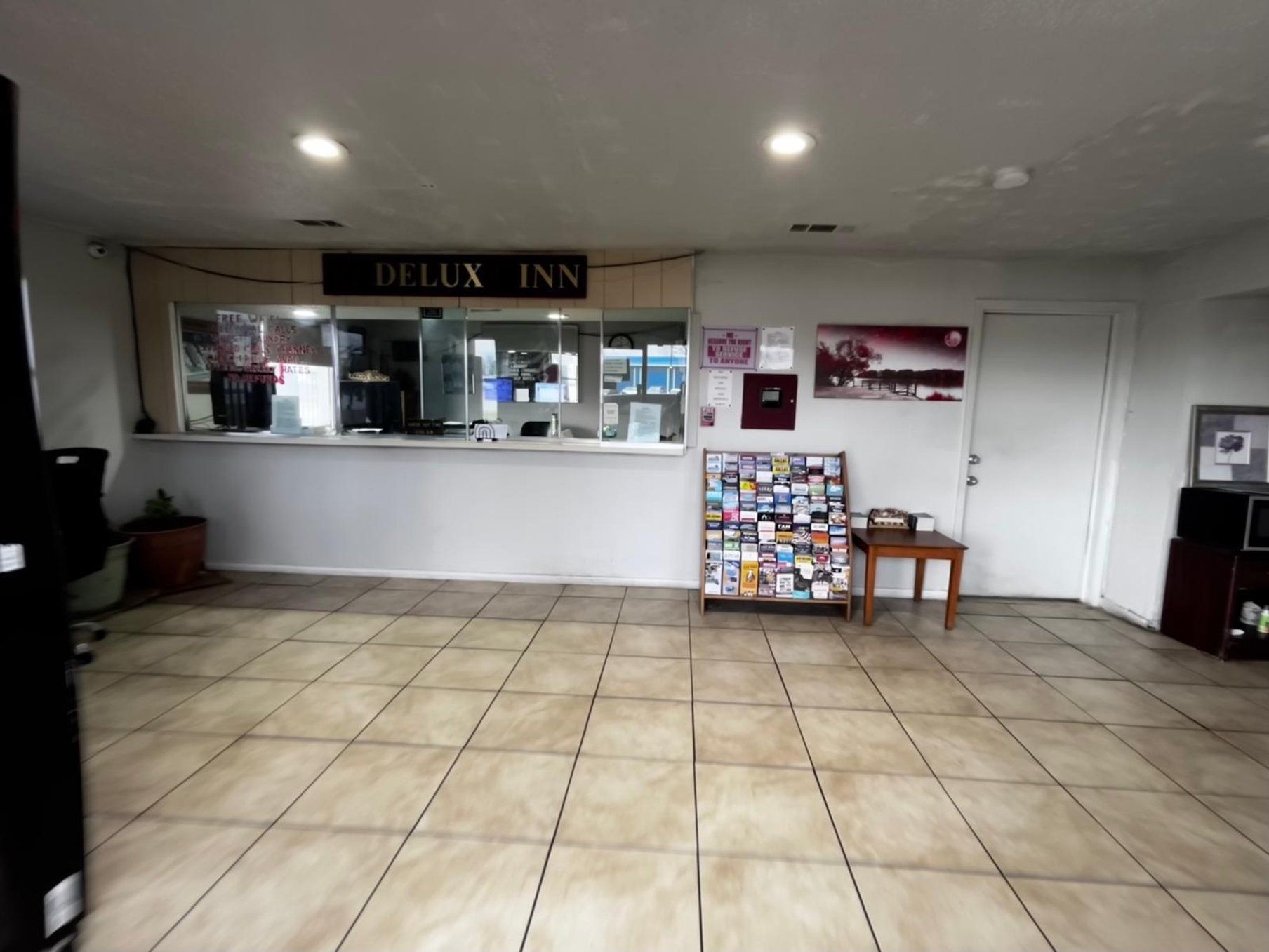 Lobby at Deluxe Inn Motel By OYO Grand Prairie Interstate 30, GRAND PRAIRIE - TX