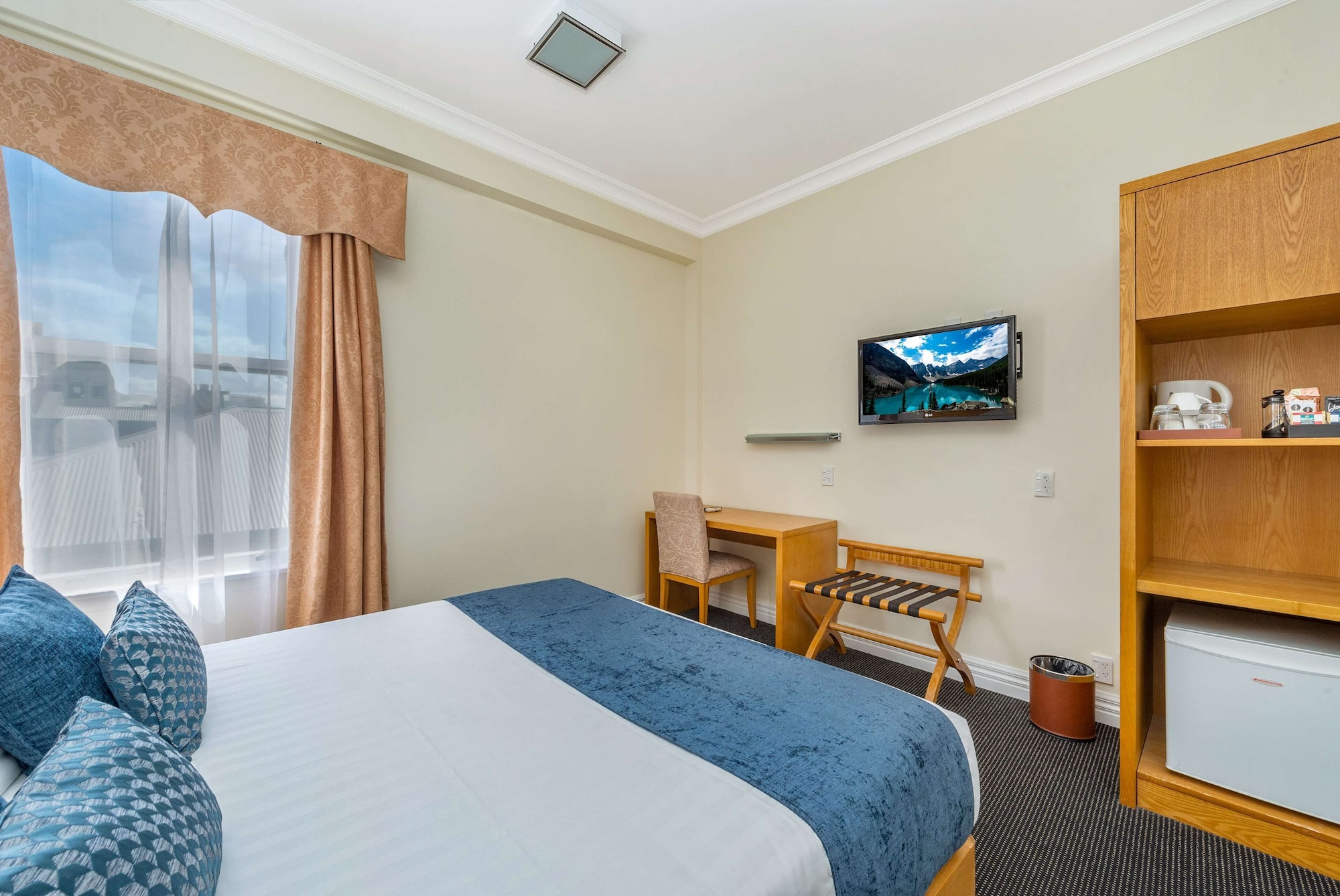 1 BEDROOM, FAMILY, APARTMENT