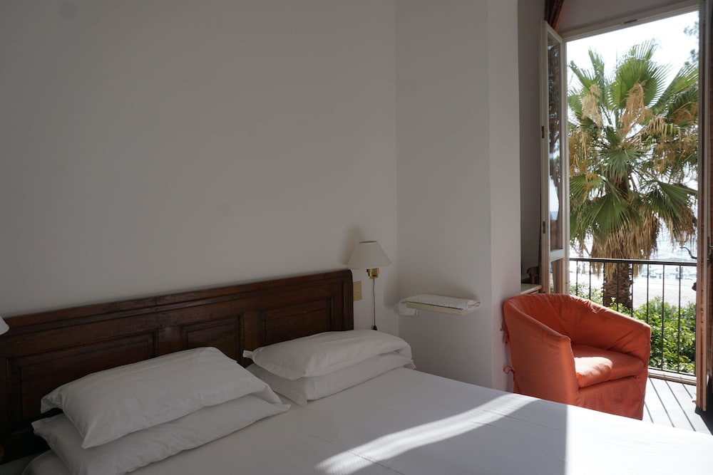 Hotel Beau Rivage 20/50