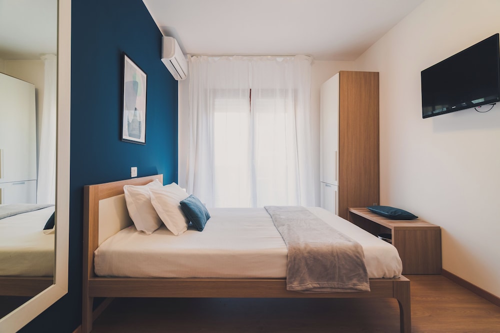 Trip Room & Breakfast 11/38