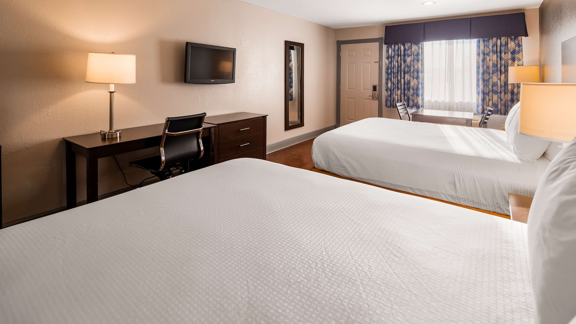 غرفة قياسية بسريرين كوين للمدخنين، SureStay Plus Hotel by Best Western Hammond 2/4
