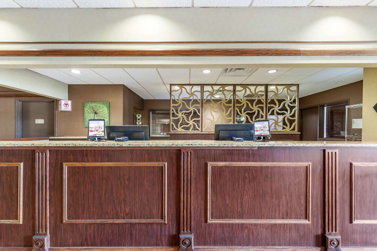 Best Western Plus Steeplegate Inn 7/51