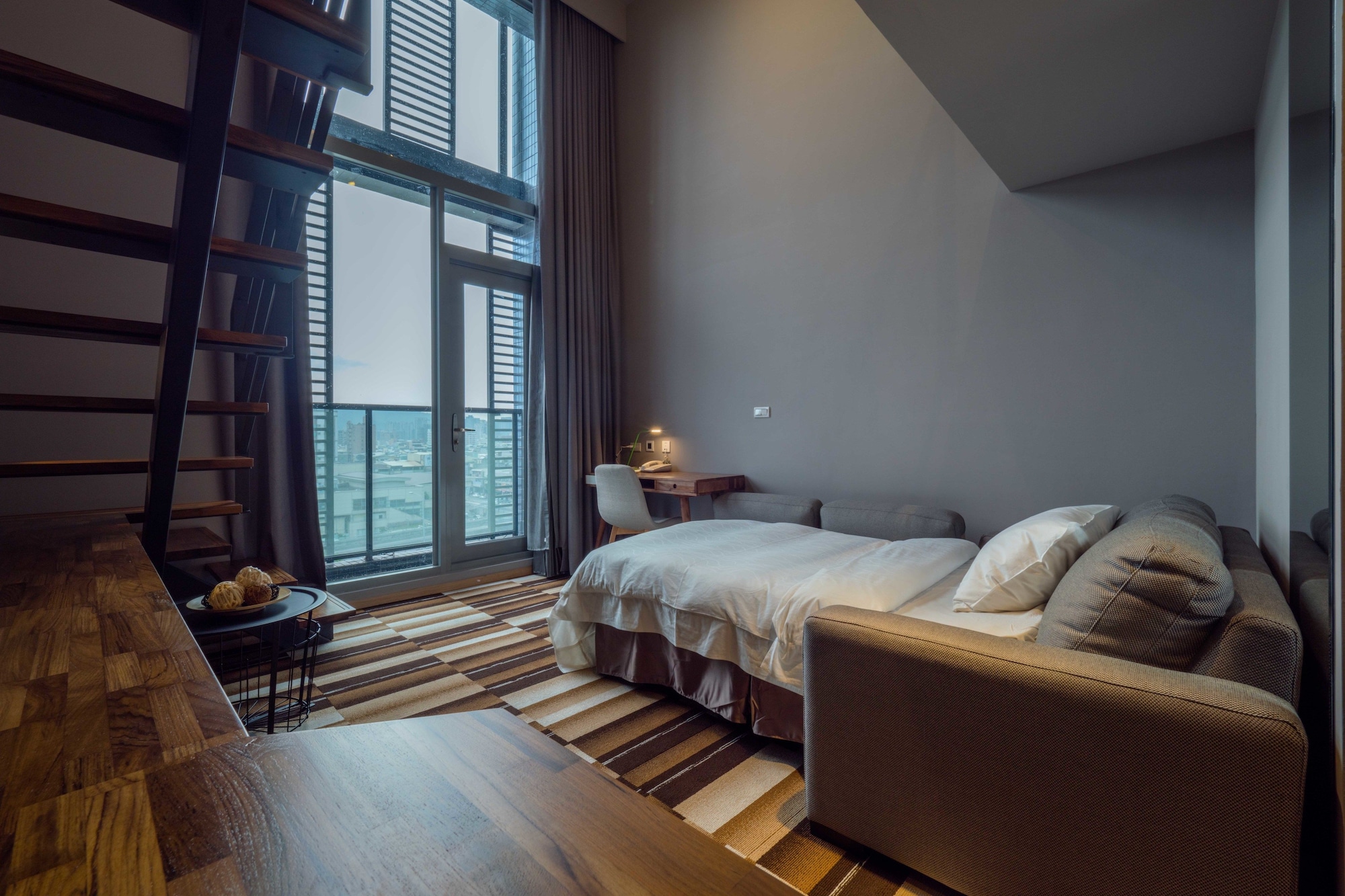 GRAND, LOFT