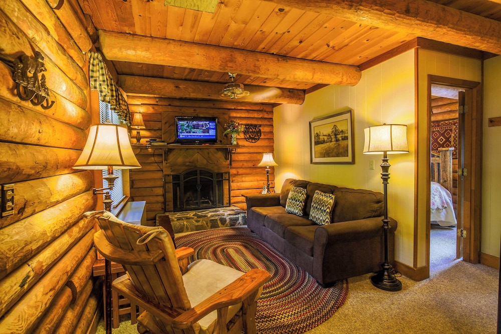 Mountainaire Inn and Log Cabins 23/50