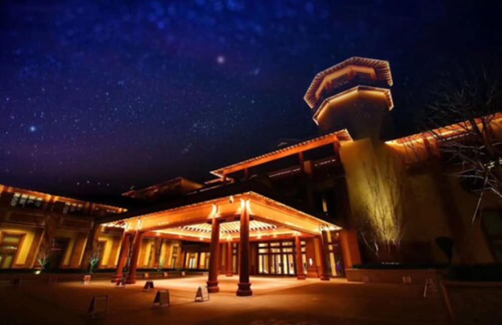 Grand Bay Hotel Beijing 68/70
