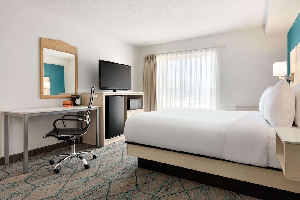 Ramada by Wyndham Miramichi New Brunswick 11/34